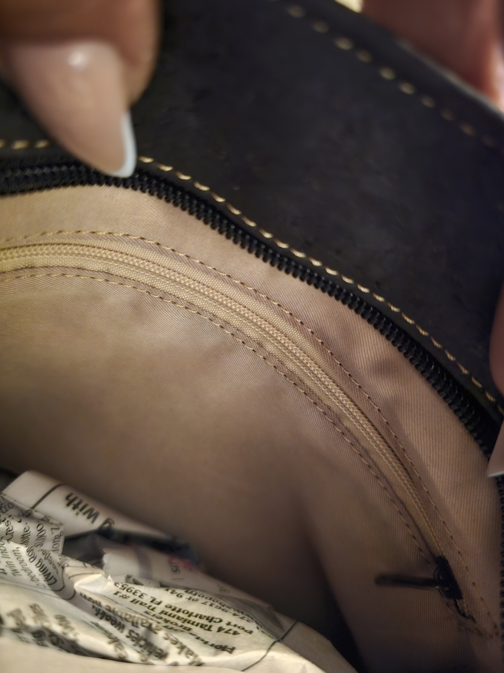 Everyday Two-Tone Shoulder Bag in Black and Burgundy 100% Cork Crossbody Bag - Picture 6 of 7